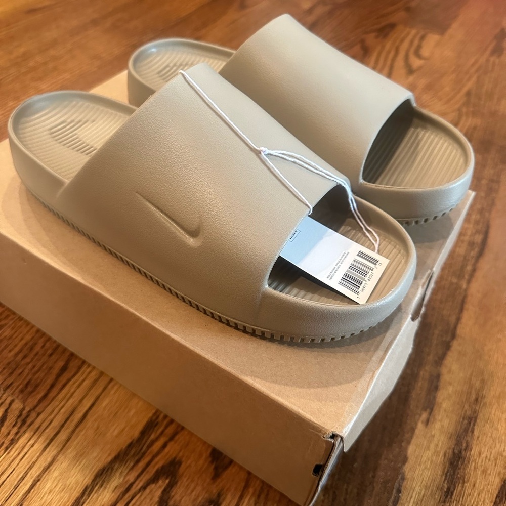 BNWT Nike slides!